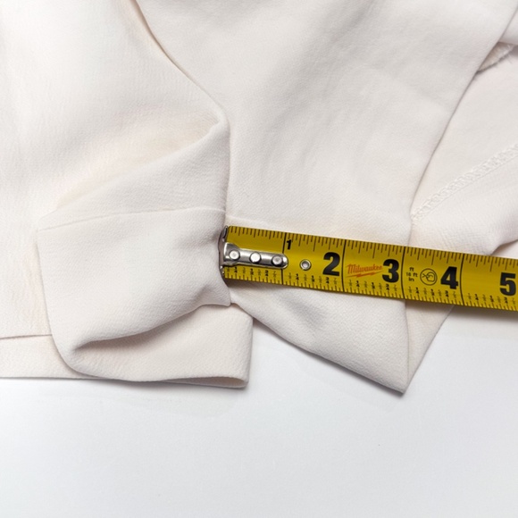 π€ Aritzia Wilfred Paperbag Shorts β Light Birch β Size 6 β Retail: $100 - Picture 5 of 10